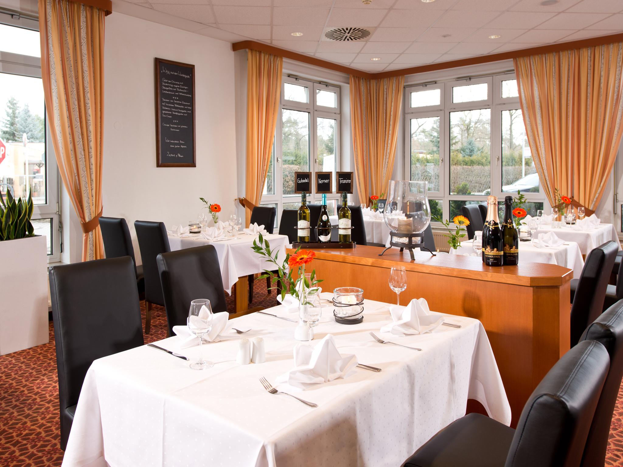 Achat Hotel Schwarzheide Lausitz Bagian luar foto