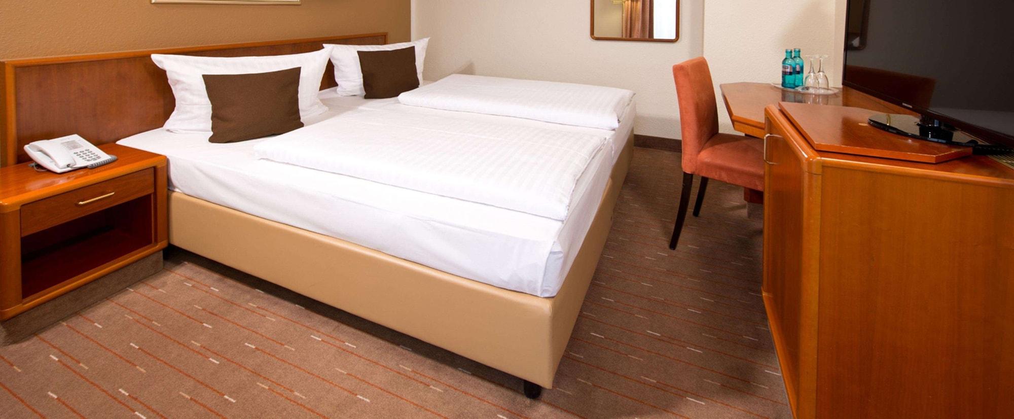 Achat Hotel Schwarzheide Lausitz Bagian luar foto